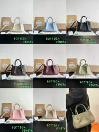 Picture of Bottega Veneta Handbags _SKUfw202001177fw